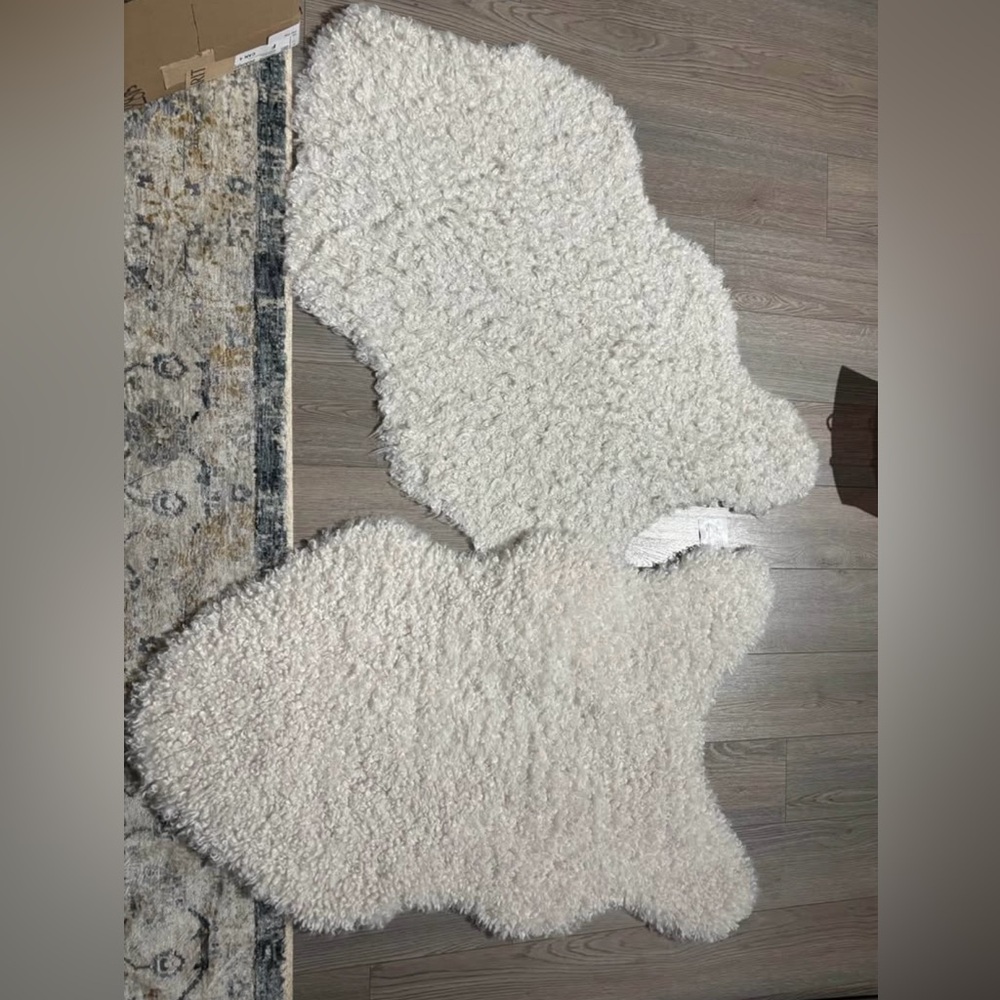 White Fluffy Rugs